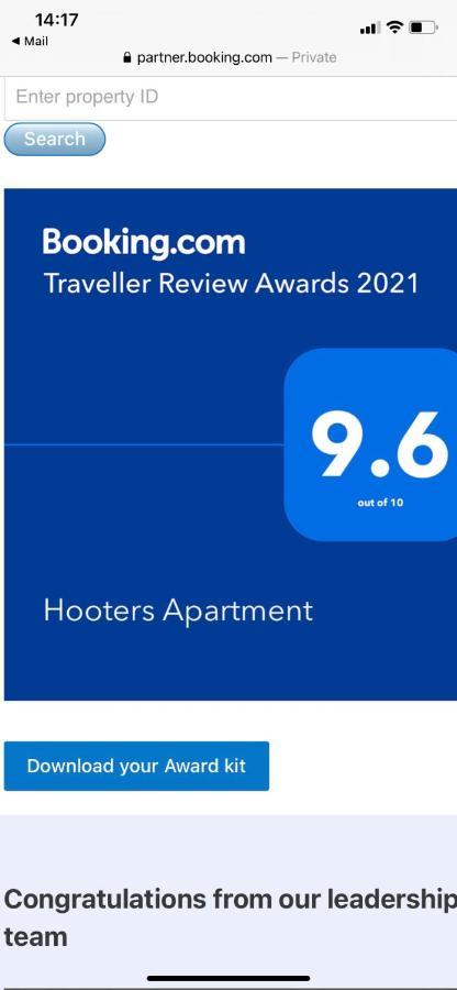 Hooters Apartment Ev Point Уэйдбридж Экстерьер фото