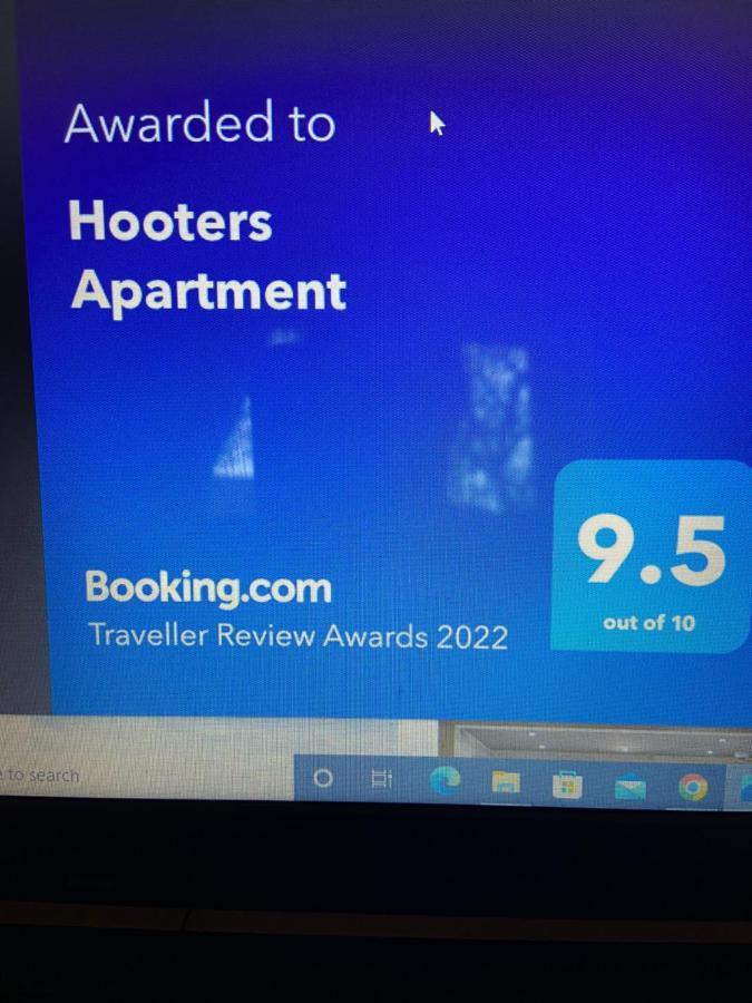 Hooters Apartment Ev Point Уэйдбридж Экстерьер фото